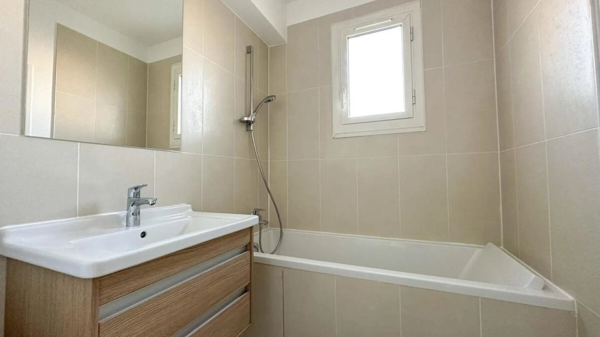 Flexliving - Whole - Remusat Apartment